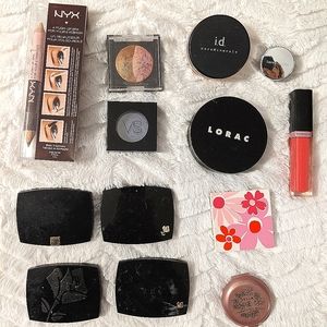 Makeup lot!